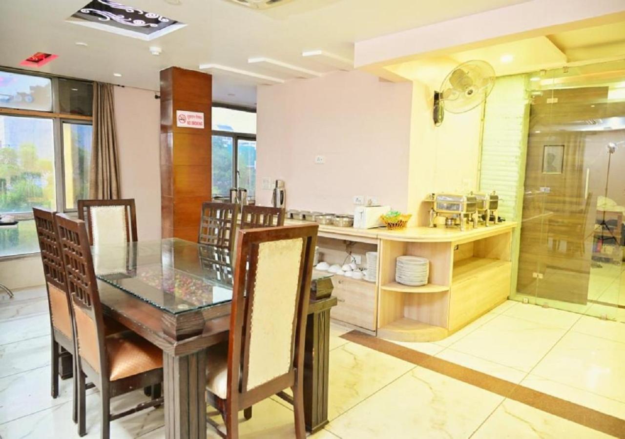 Glory Villa New Delhi Exteriör bild